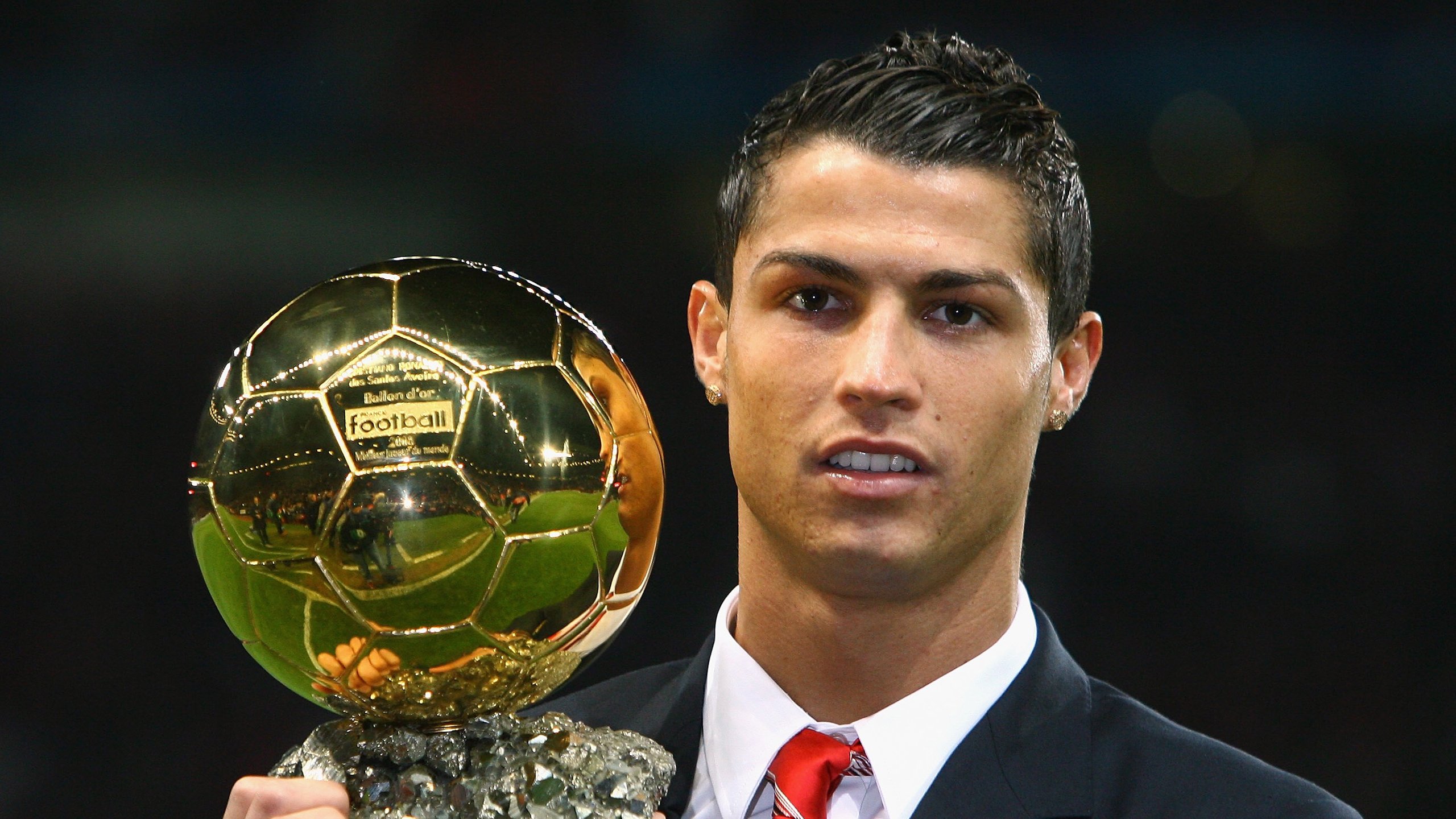 JiuyouAPP下载-无谓争议：风波不断，球场上的战火，无谓的争辩